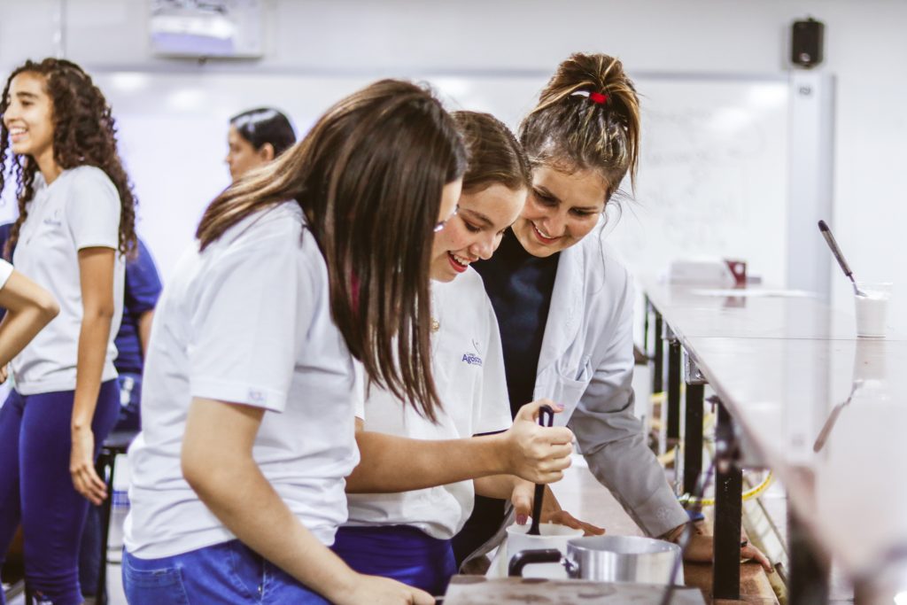 Produção de Queijo em Laboratório Escolar