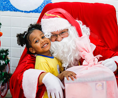 Entrega de Presentes na Creche Santa Rita de Cássia