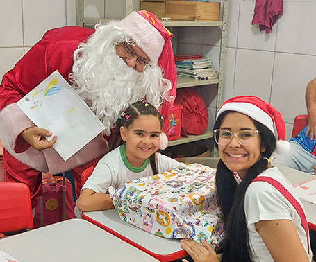 Pastoral Educativa: Entrega de presentes em Escola Pública